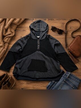 POL Size M Two Tone Charcoal Black Henley Hooded Pullover Sweatshirt